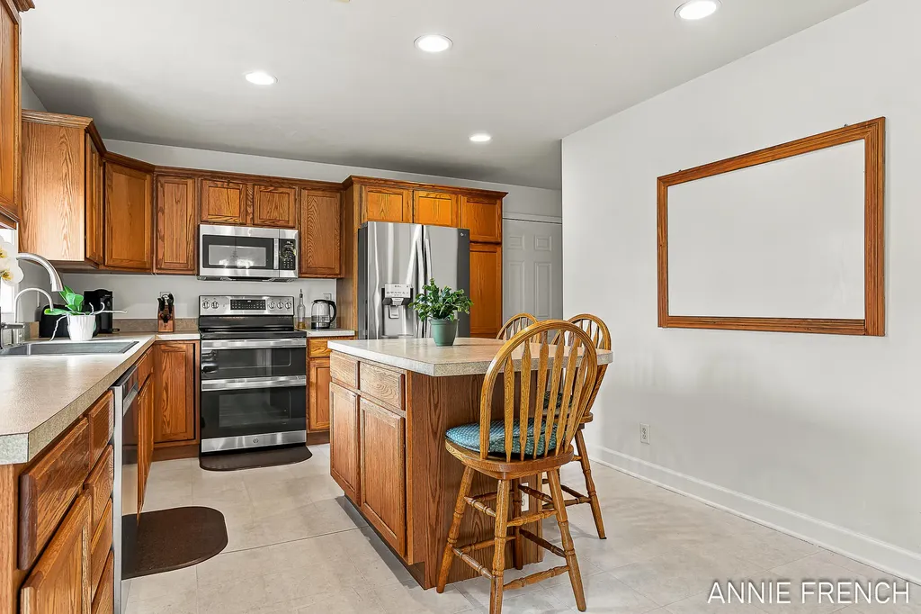 6390 147th Avenue Laketown Township MI 49423