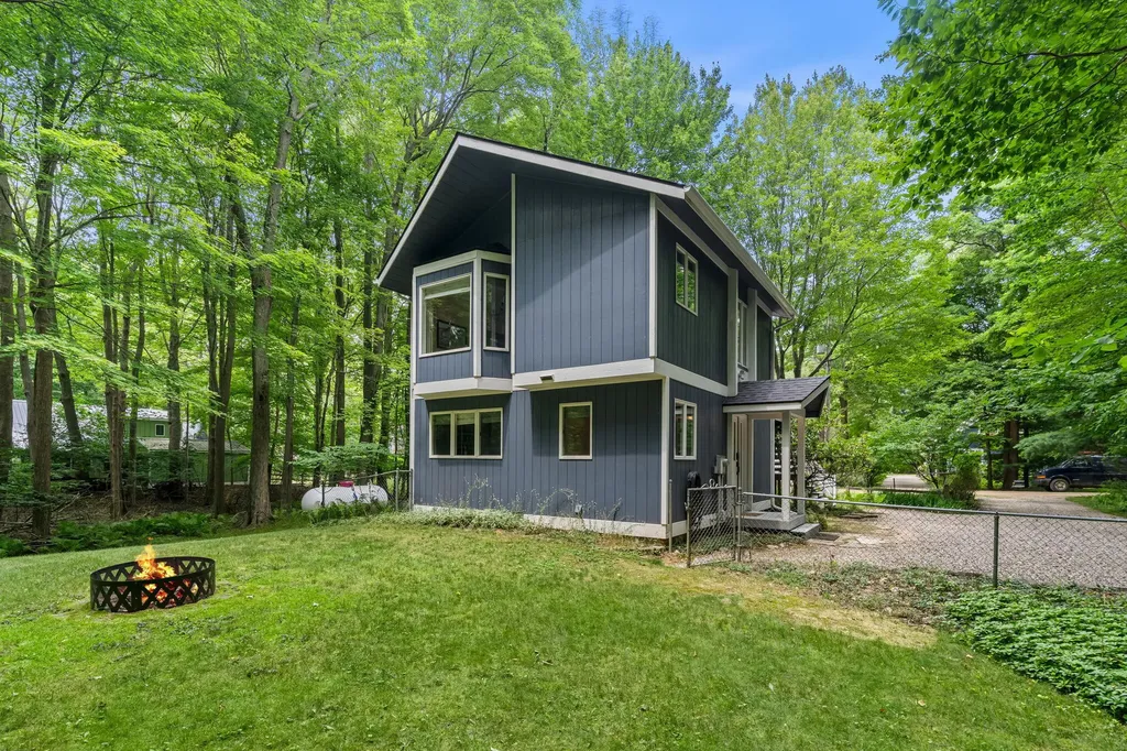 7126 Ridgeway Street Ganges Township MI 49408