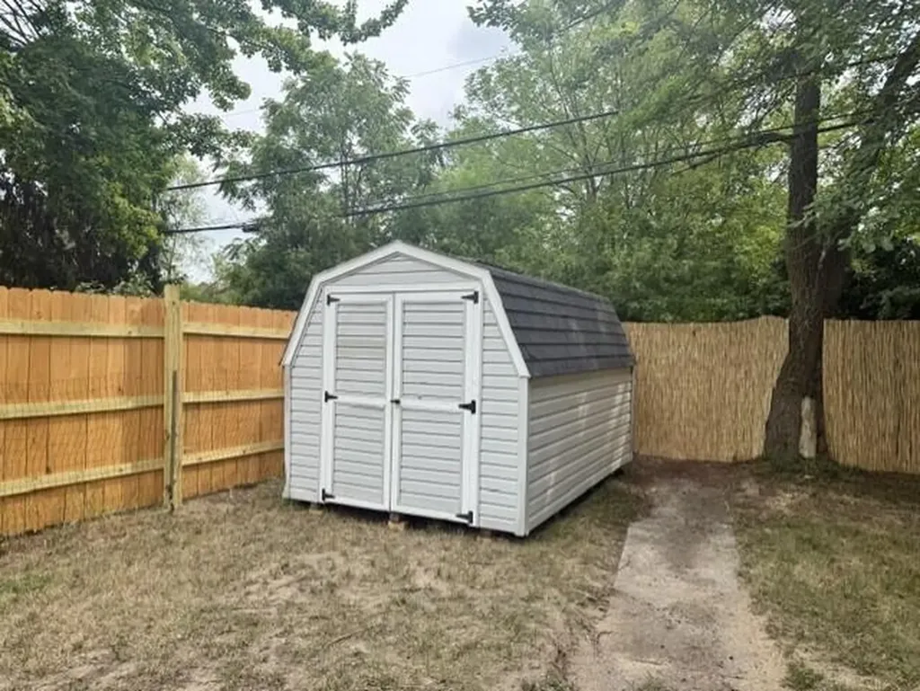 1486 Winters Street Muskegon City MI 49442