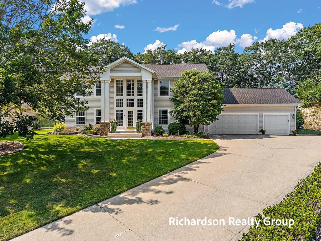 18657 Sioux Drive Spring Lake Township MI 49456