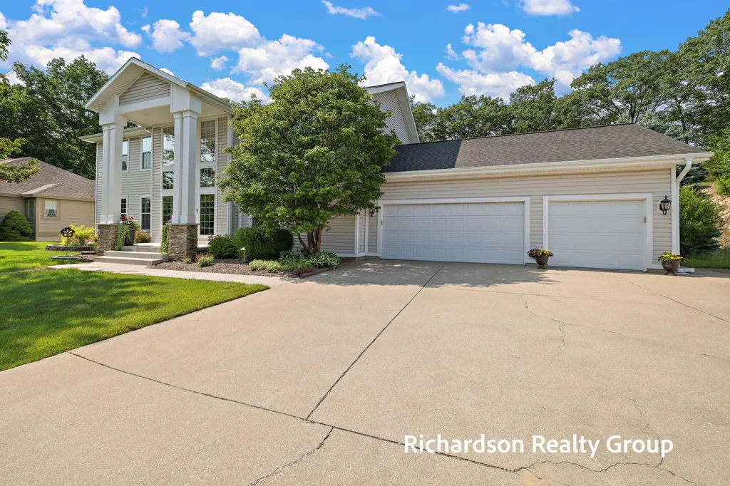 18657 Sioux Drive Spring Lake Township MI 49456