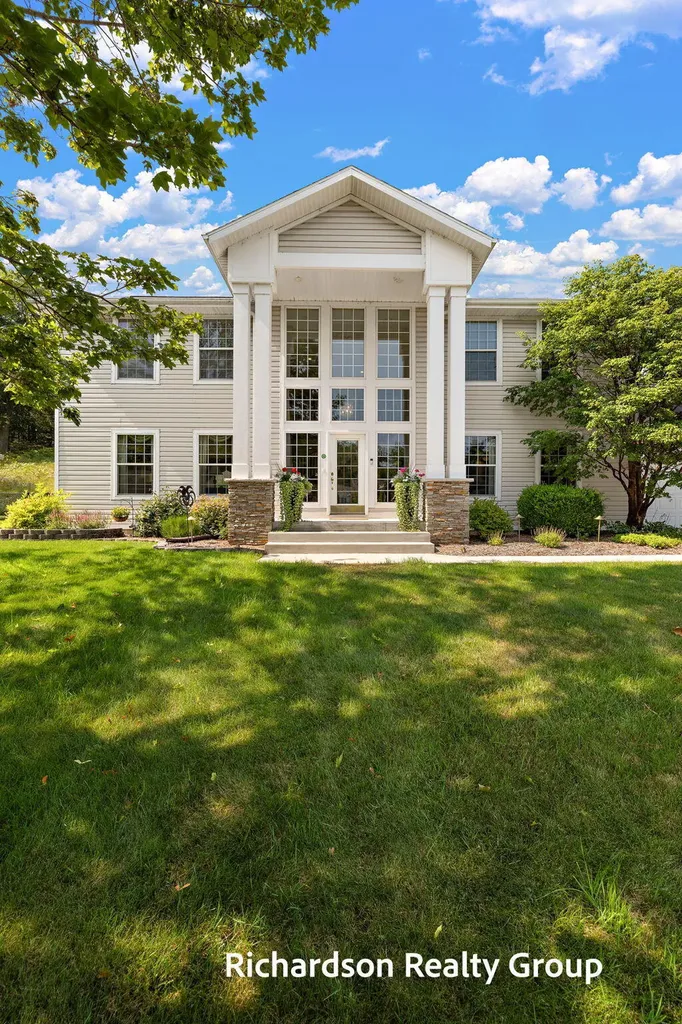 18657 Sioux Drive Spring Lake Township MI 49456