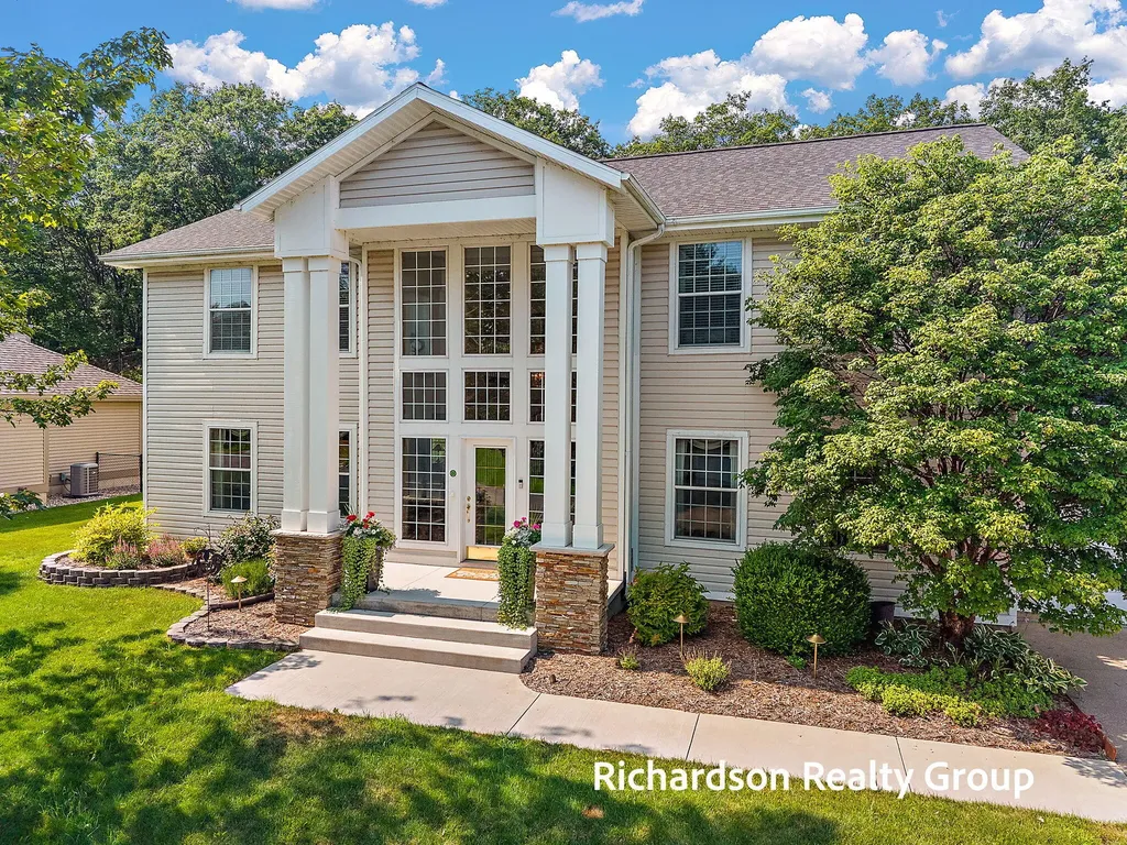 18657 Sioux Drive Spring Lake Township MI 49456