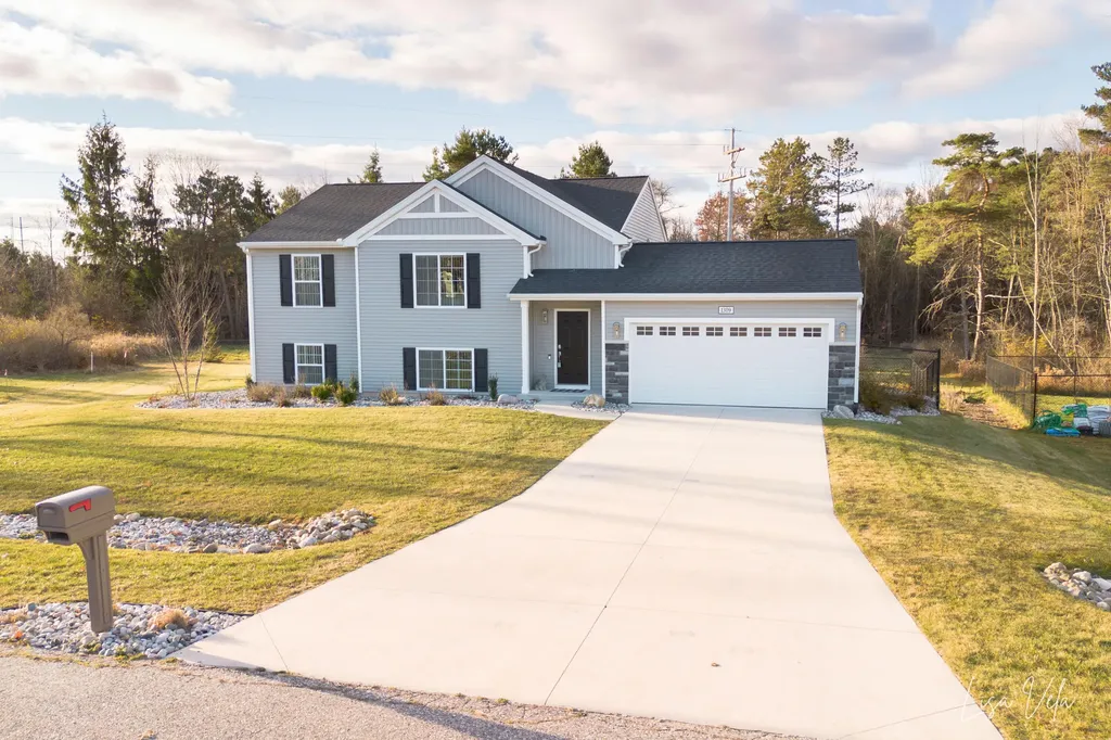 1309 Waterpoint Court Whitehall City MI 49461