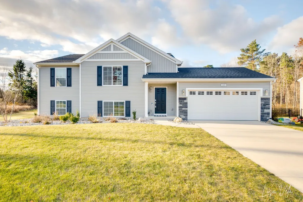 1309 Waterpoint Court Whitehall City MI 49461