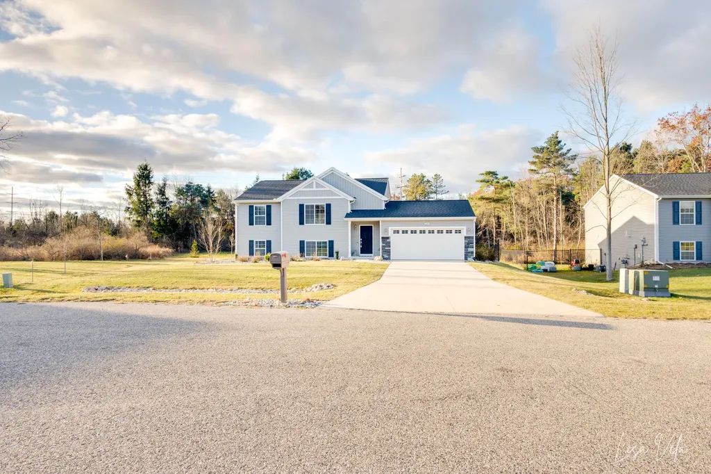 1309 Waterpoint Court Whitehall City MI 49461