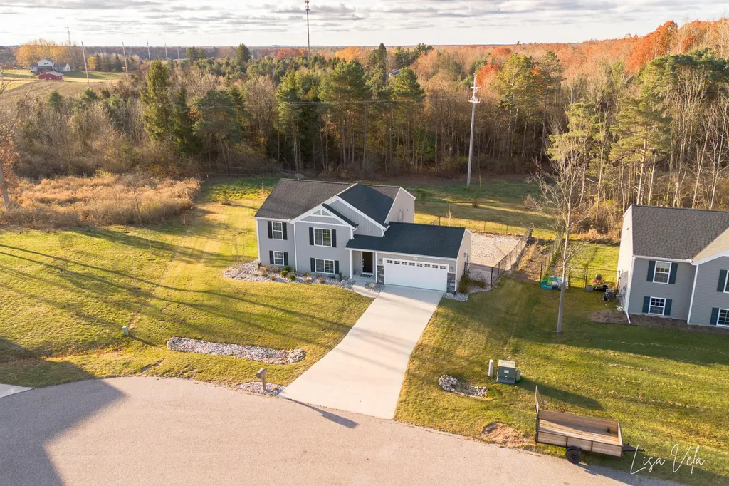 1309 Waterpoint Court Whitehall City MI 49461