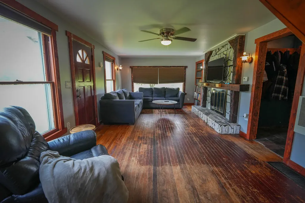 50002 M 51 N Silver Creek Township MI 49047