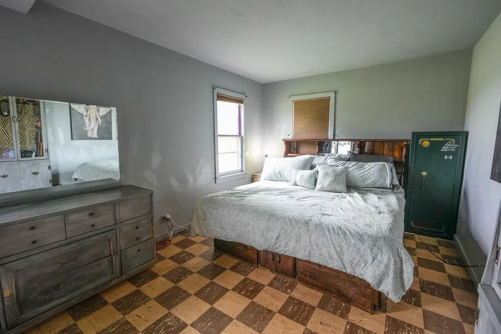 50002 M 51 N Silver Creek Township MI 49047