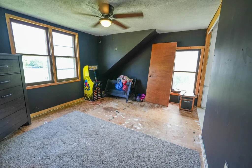 50002 M 51 N Silver Creek Township MI 49047