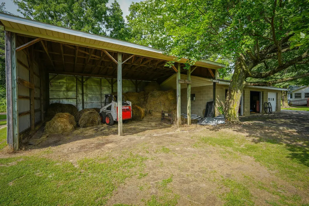 50002 M 51 N Silver Creek Township MI 49047