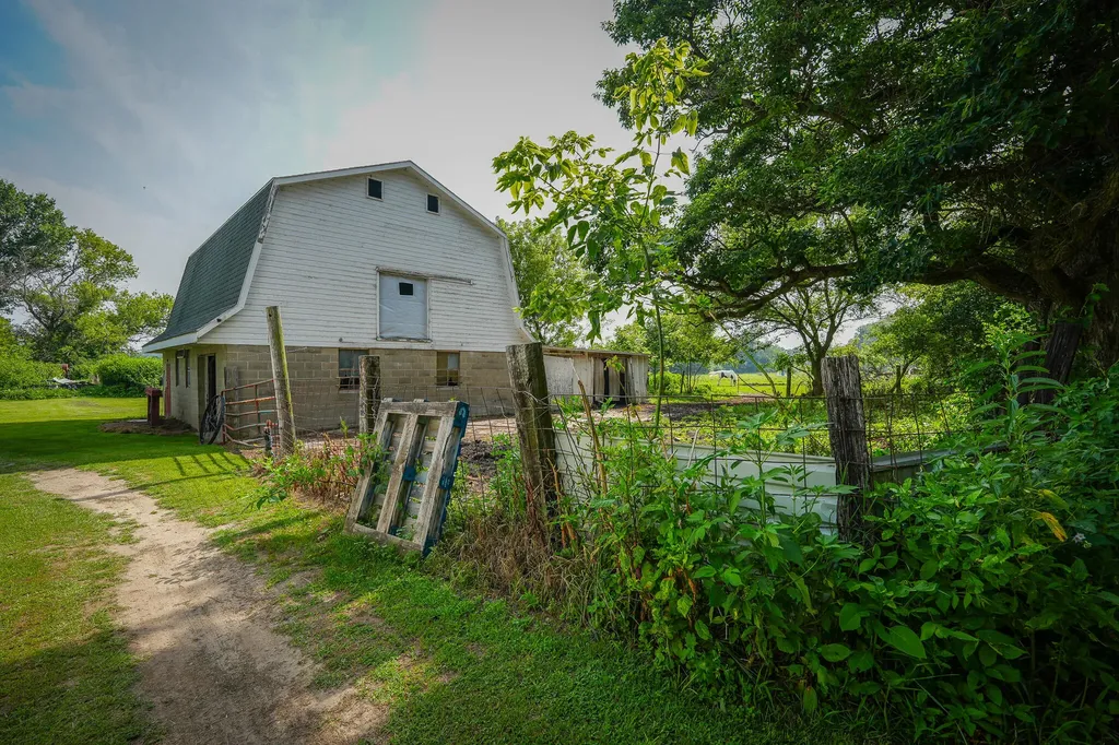 50002 M 51 N Silver Creek Township MI 49047