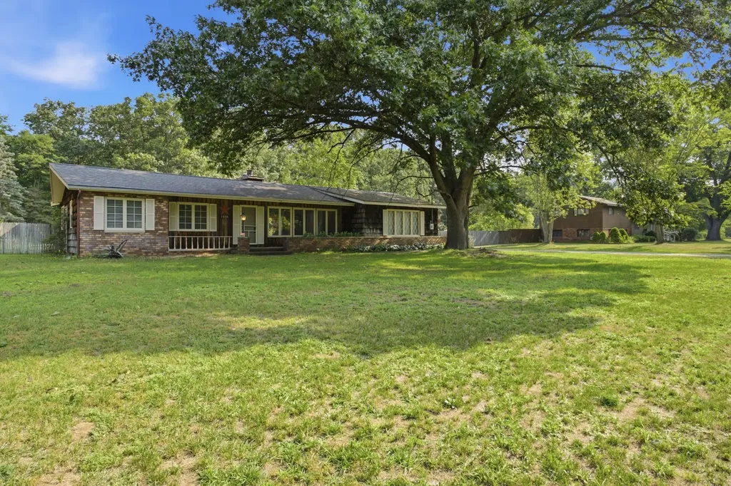 3656 Macarthur Road Muskegon Charter Township MI 49442