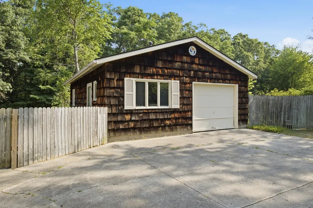 3656 Macarthur Road Muskegon Charter Township MI 49442