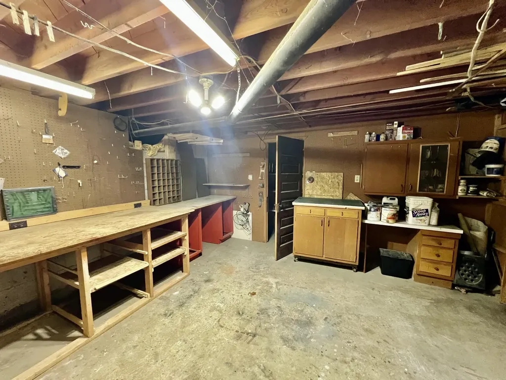 15747 Coral Road Unknown City MI 49322