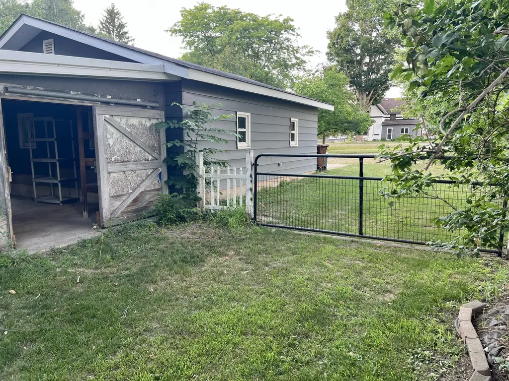 15747 Coral Road Unknown City MI 49322