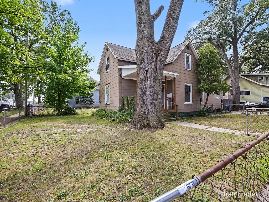 447 W Southern Avenue Muskegon City MI 49441