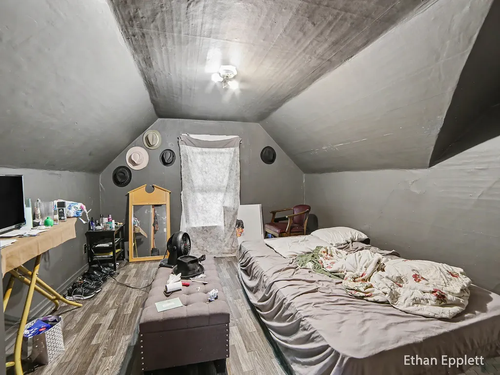 447 W Southern Avenue Muskegon City MI 49441