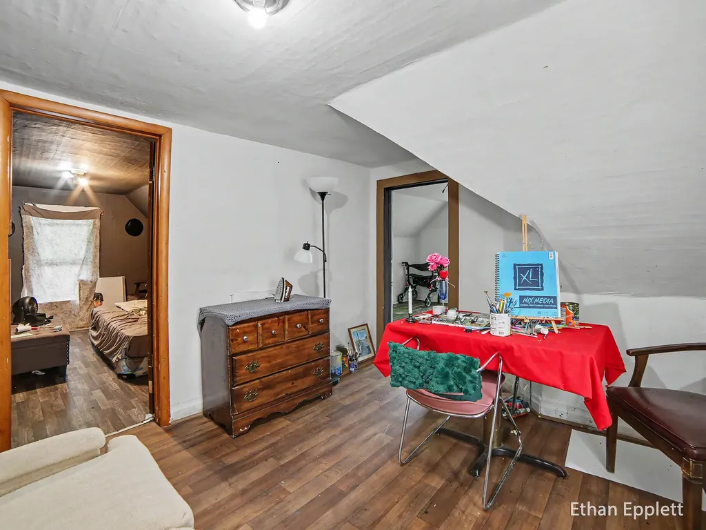 447 W Southern Avenue Muskegon City MI 49441