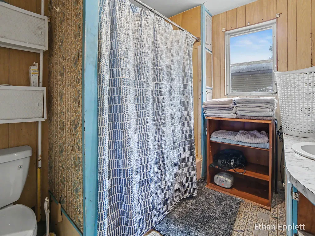 447 W Southern Avenue Muskegon City MI 49441