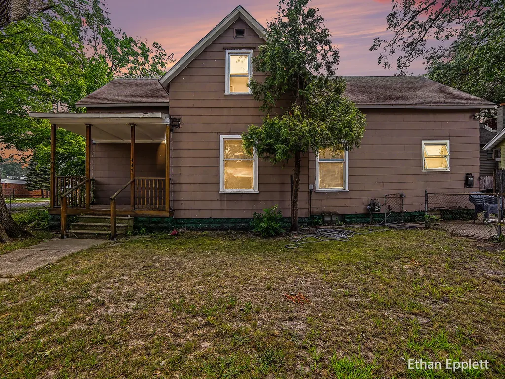 447 W Southern Avenue Muskegon City MI 49441