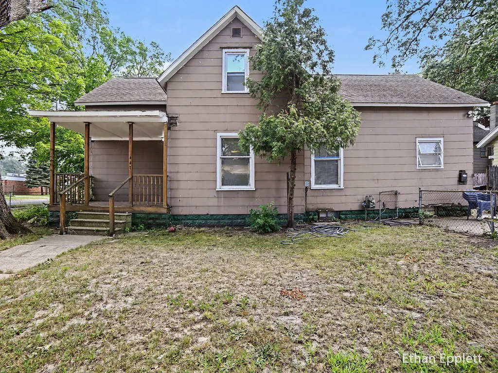 447 W Southern Avenue Muskegon City MI 49441