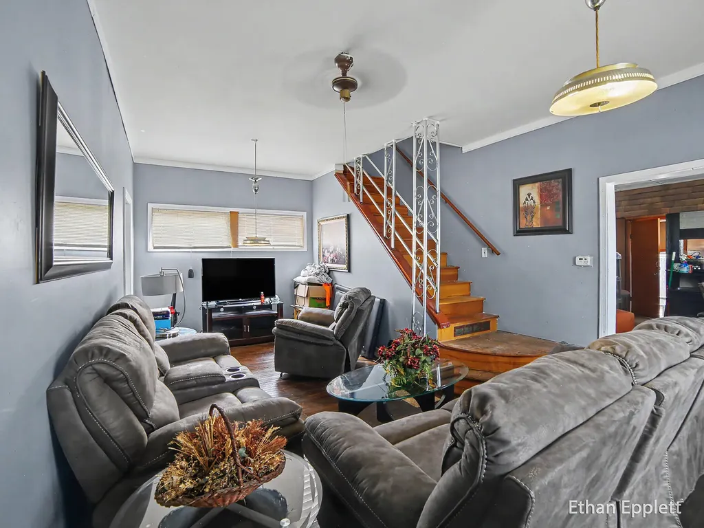 447 W Southern Avenue Muskegon City MI 49441