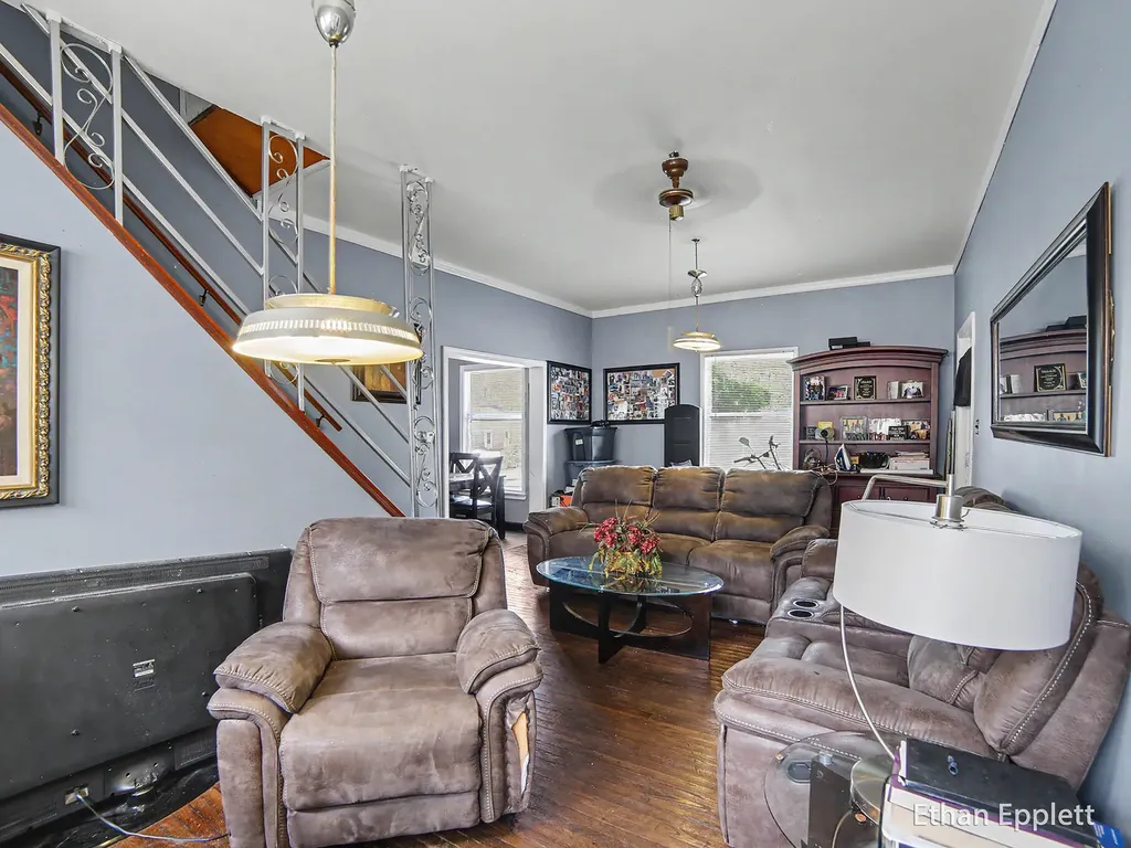 447 W Southern Avenue Muskegon City MI 49441