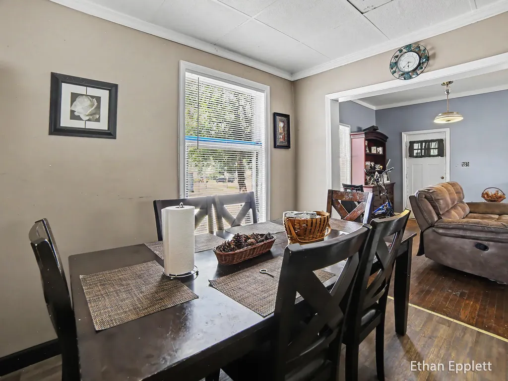 447 W Southern Avenue Muskegon City MI 49441