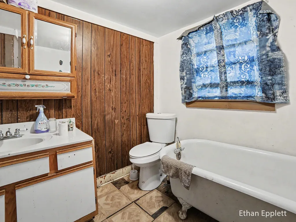 447 W Southern Avenue Muskegon City MI 49441