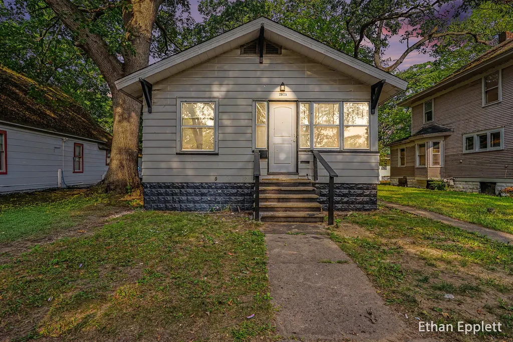 2825 7th Street Muskegon Heights City MI 49444