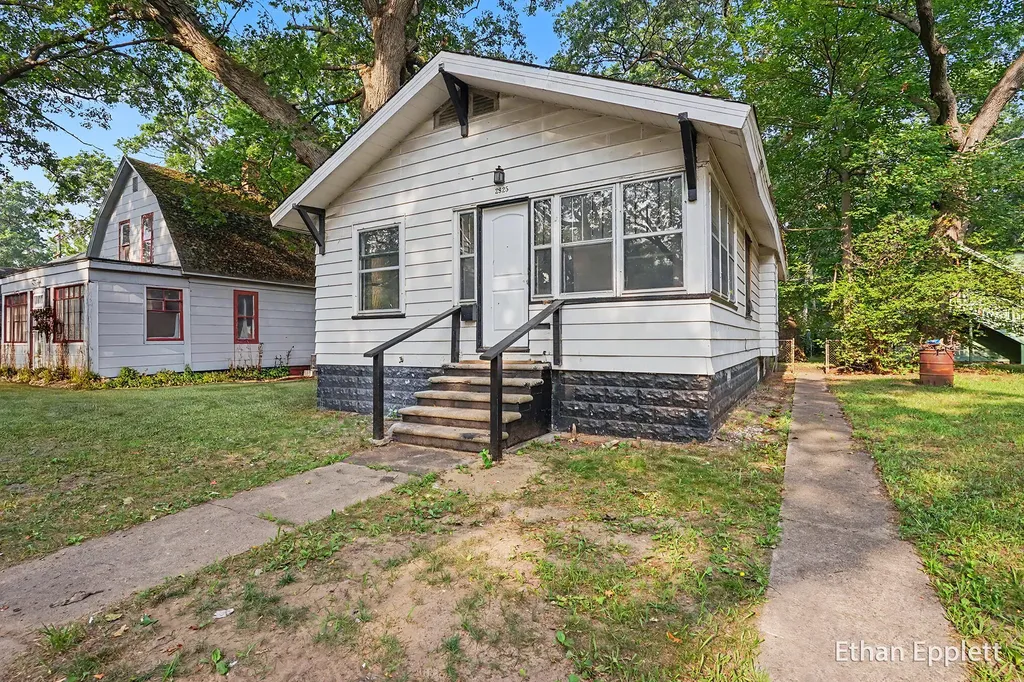 2825 7th Street Muskegon Heights City MI 49444