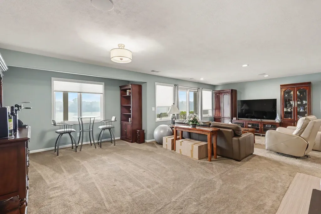 3861 Crystal Waters Lane NE Plainfield Charter Township MI 49525