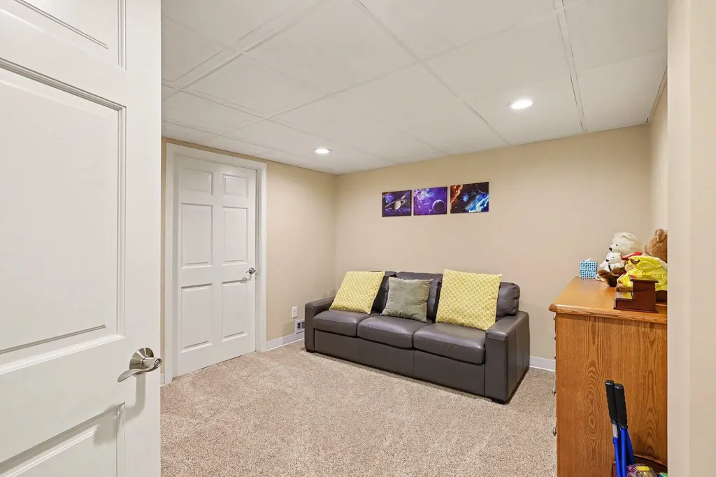 3861 Crystal Waters Lane NE Plainfield Charter Township MI 49525