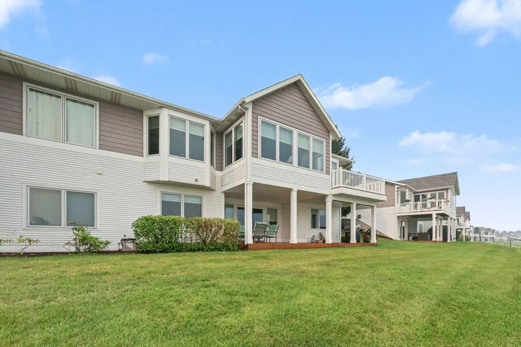 3861 Crystal Waters Lane NE Plainfield Charter Township MI 49525