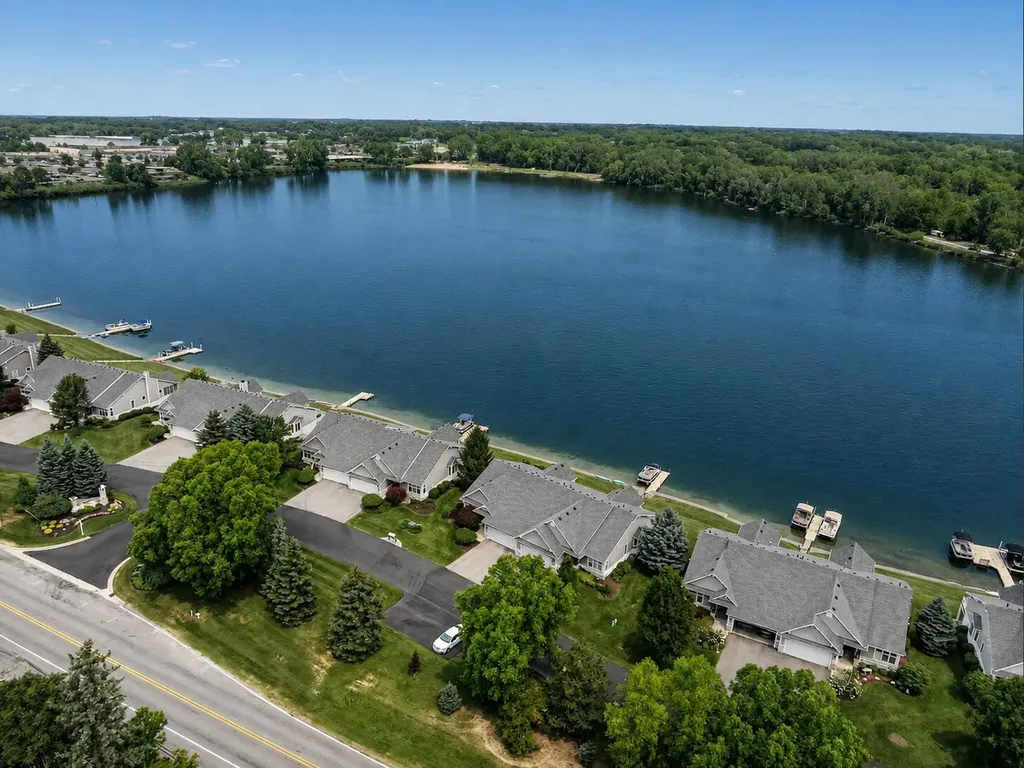 3861 Crystal Waters Lane NE Plainfield Charter Township MI 49525