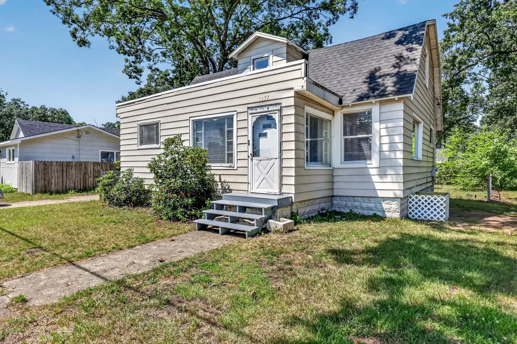 1077 Shonat Street Muskegon Charter Township MI 49442