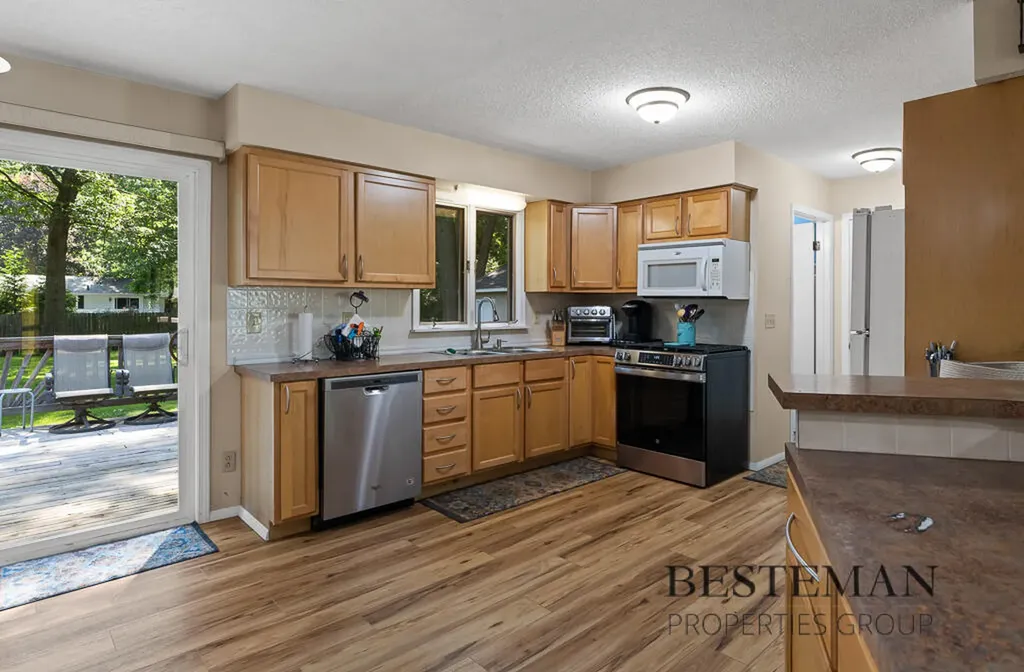 944 W Fennwood Circle Laketon Township MI 49445