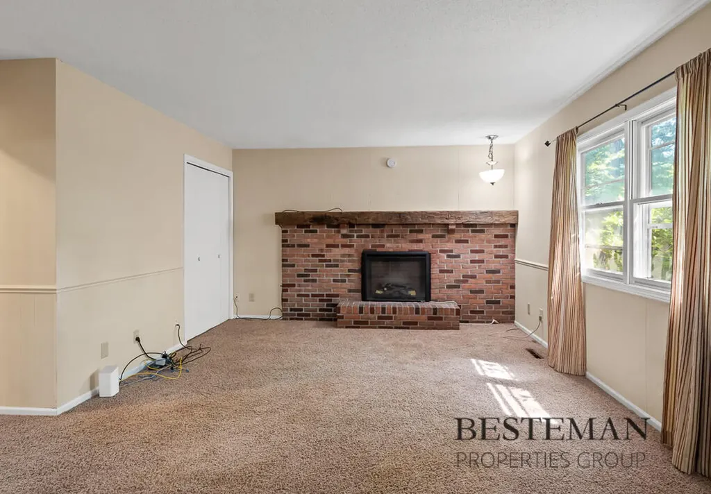 944 W Fennwood Circle Laketon Township MI 49445