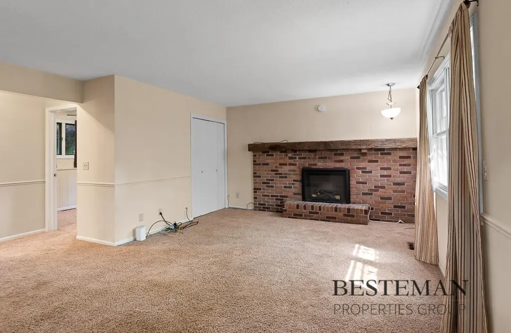 944 W Fennwood Circle Laketon Township MI 49445