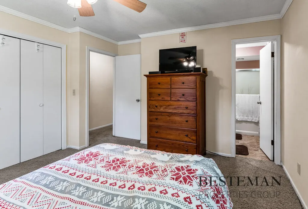 944 W Fennwood Circle Laketon Township MI 49445