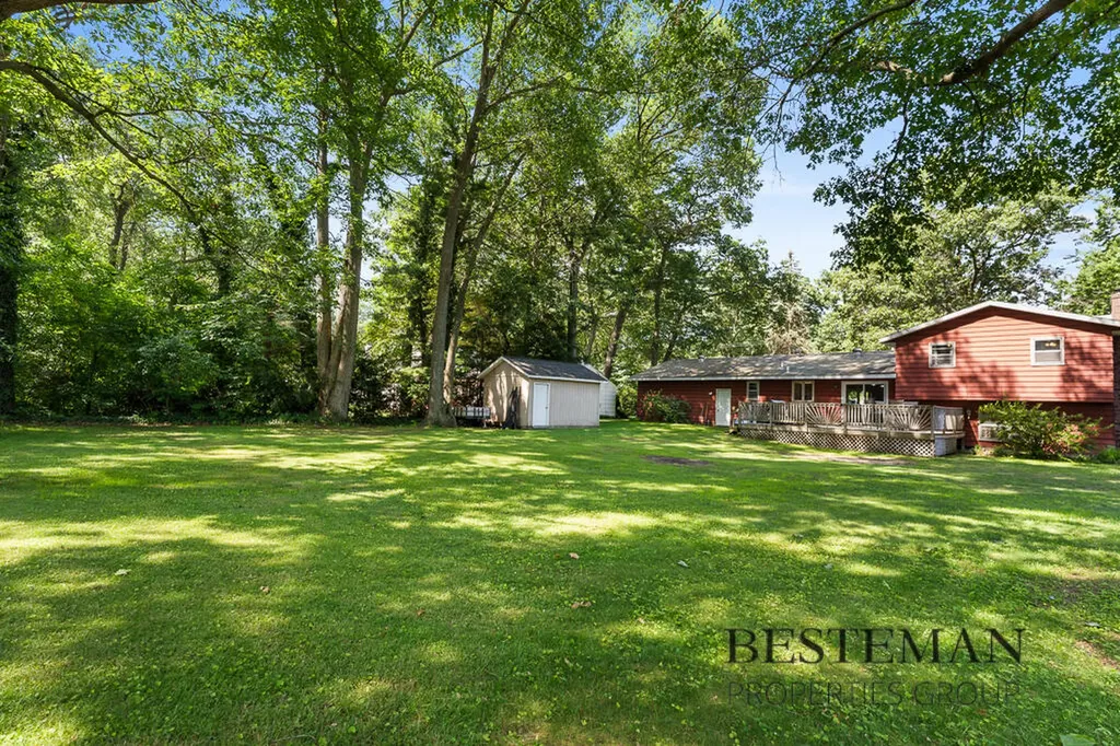 944 W Fennwood Circle Laketon Township MI 49445