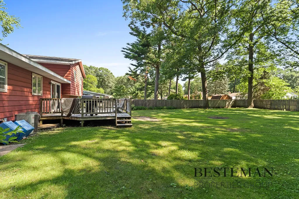 944 W Fennwood Circle Laketon Township MI 49445