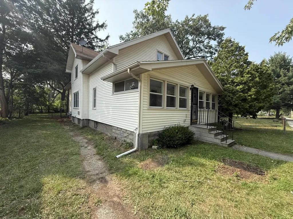 351 Erickson Street Muskegon City MI 49442