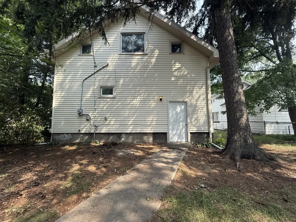 351 Erickson Street Muskegon City MI 49442
