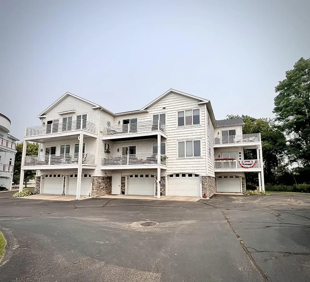 8672 Ellenwood Estates Drive Montague City MI 49437