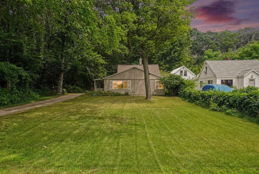 860 E Norton Avenue Norton Shores City MI 49444