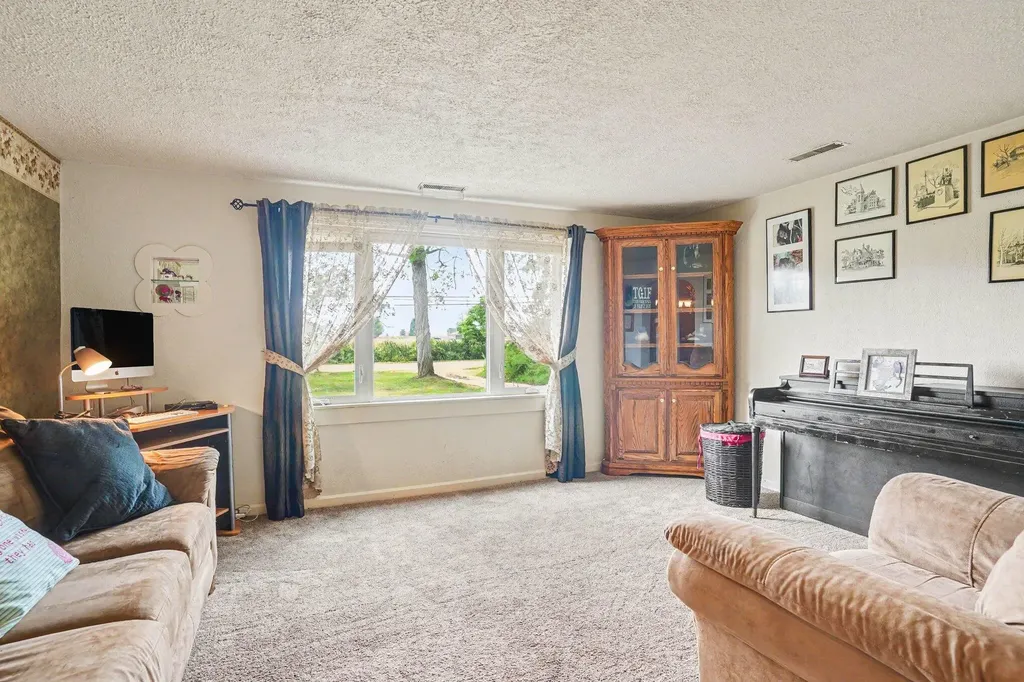 860 E Norton Avenue Norton Shores City MI 49444