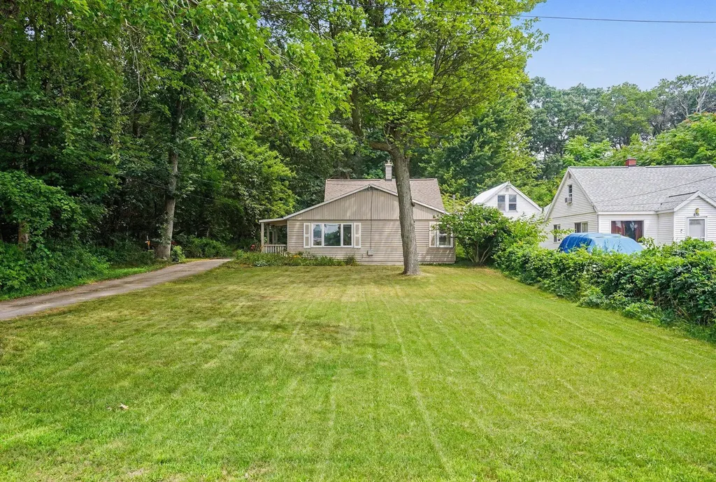 860 E Norton Avenue Norton Shores City MI 49444