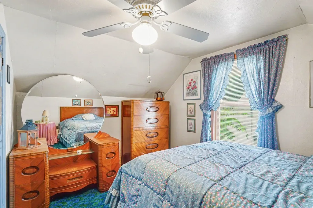 860 E Norton Avenue Norton Shores City MI 49444